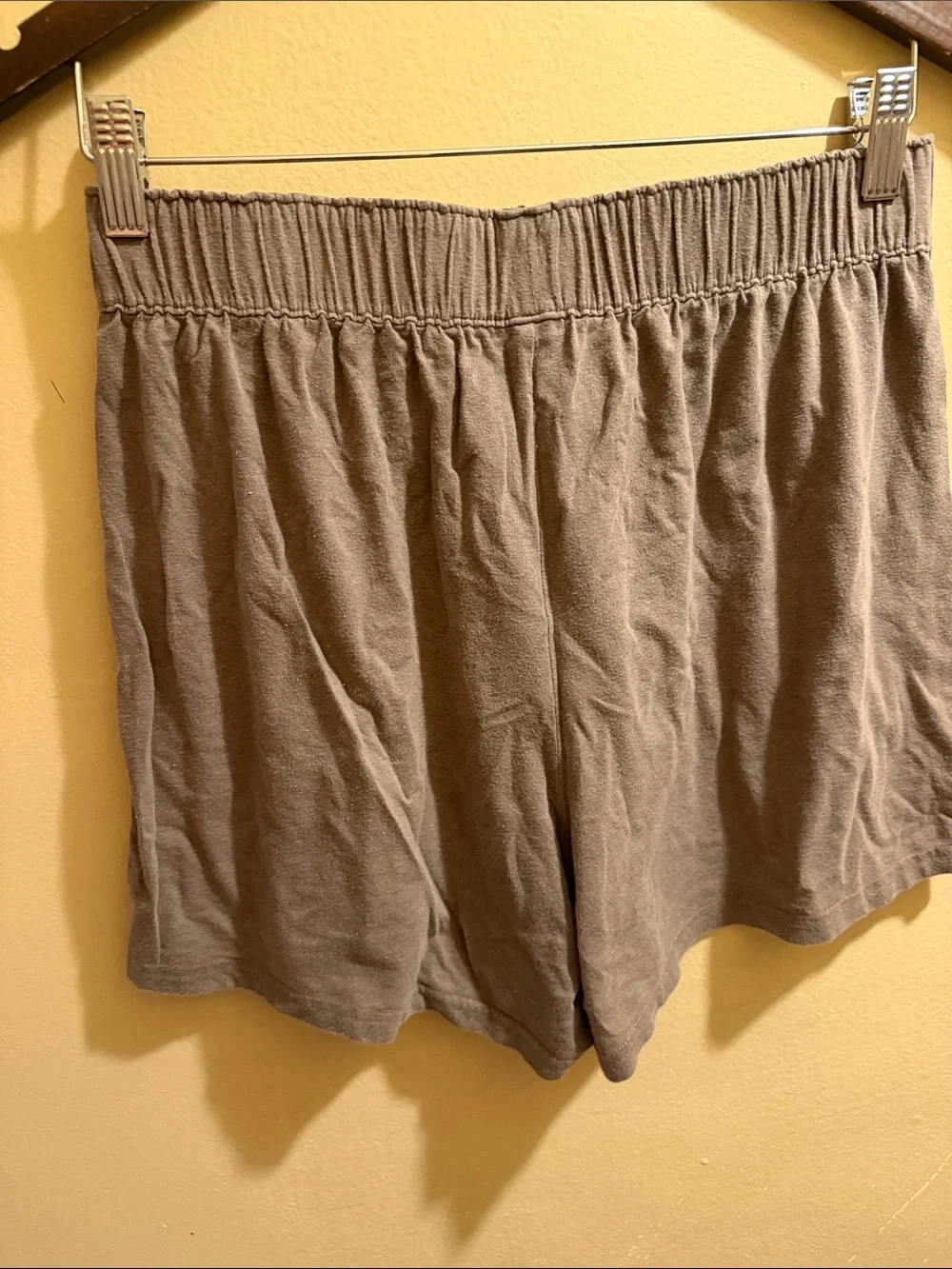 Abercrombie & Fitch Men's Sleep  Shorts in Taupe Brown